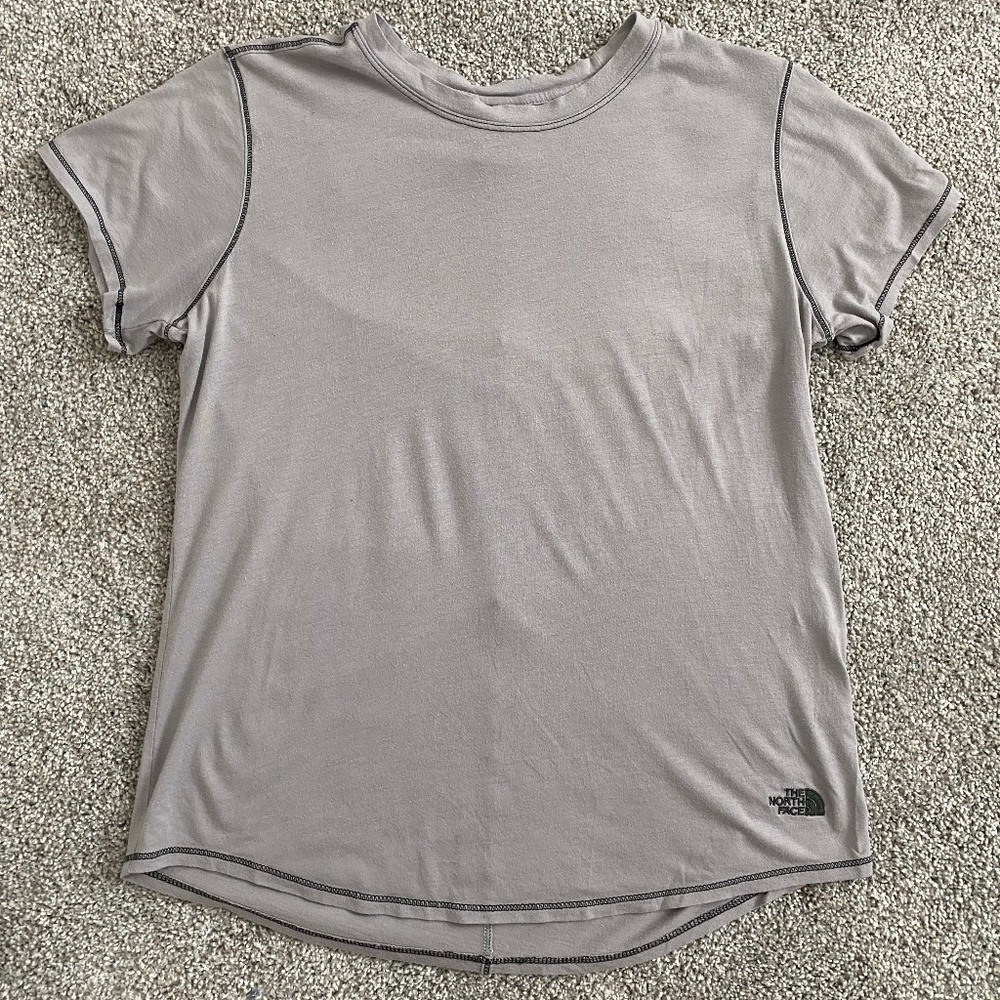 North Face Tshirt Medium